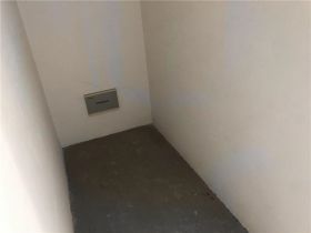军山花园 4室2厅2卫 200.00m&sup2;