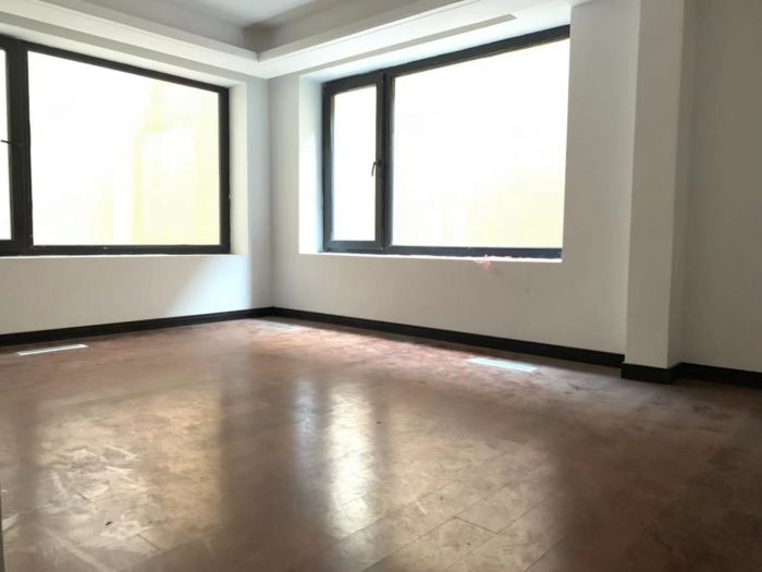 军山花园 3室3厅2卫 137m&sup2;