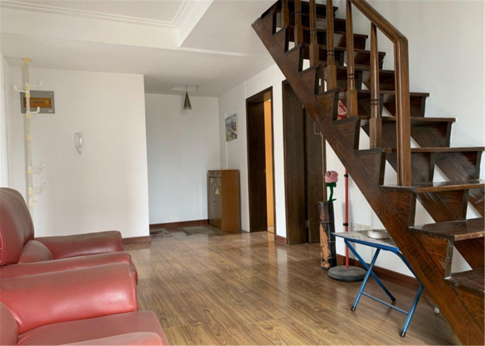 苏东花苑 3室2厅2卫 135m&sup2;
