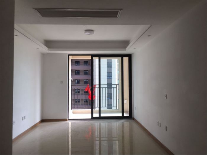 绿地新里城 3室2厅1卫 95m&sup2;