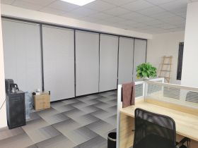 江海大厦 4室2厅0卫 200m²