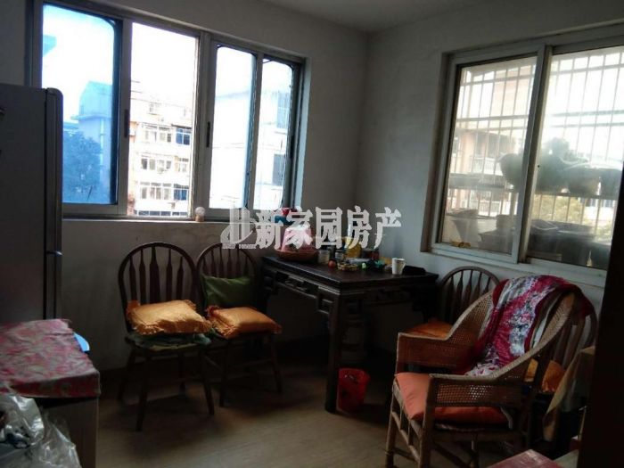 易家桥新村 2室1厅1卫 77.00m&sup2;