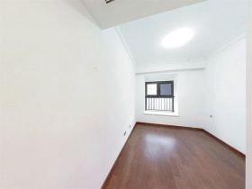 雍华府 4室2厅2卫 136.2m&sup2;