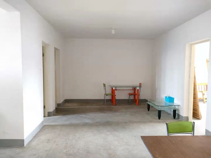 新港花苑 3室2厅1卫 110m&sup2;