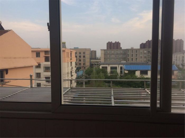 光明南村 5室2厅1卫 191m&sup2;