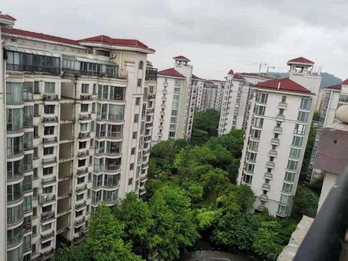 优山美地花园南区 3室2厅2卫 158.00m&sup2;