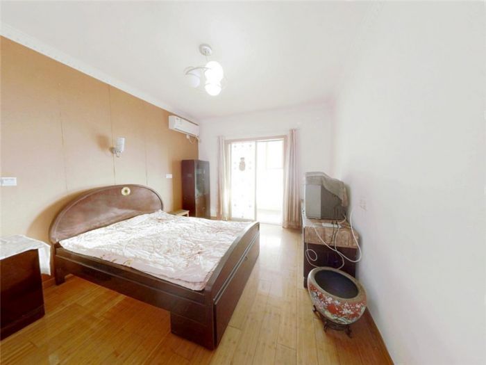 炜建花苑 3室2厅1卫 132m&sup2;