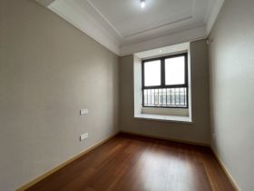 绿城蘭园 4室2厅2卫 143m&sup2;