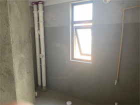 华强城 4室2厅2卫 158m²