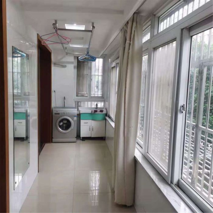 春晖花园 3室2厅1卫 136m&sup2;