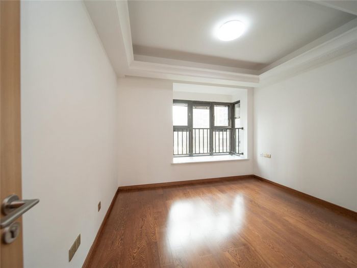 雍华府 4室2厅2卫 136m&sup2;