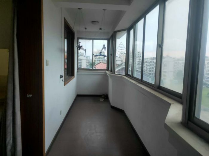 前景花苑 3室2厅1卫 100m&sup2;
