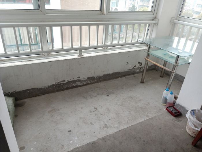 春天花园 1室1厅1卫 57m&sup2;
