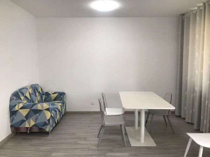 凯旋花园 2室2厅1卫 102m&sup2;