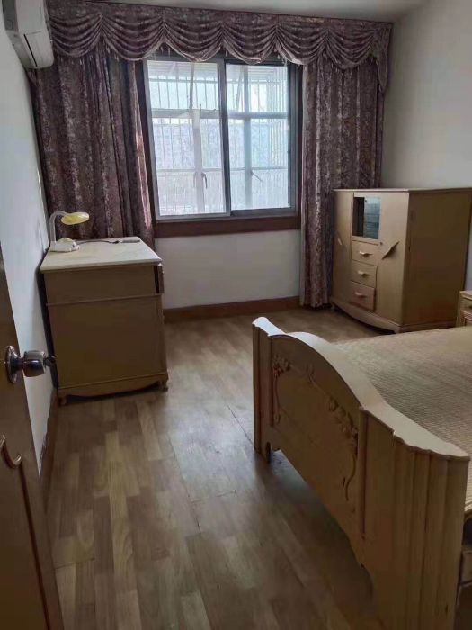 新华园 3室1厅1卫 80m&sup2;