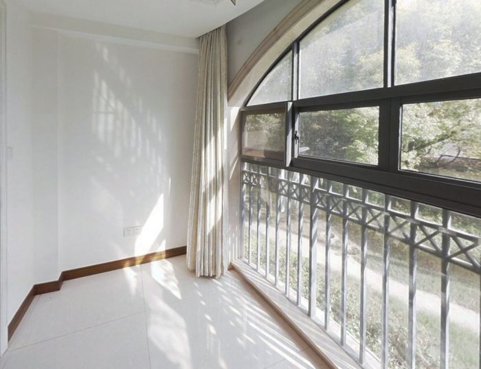 高迪晶城 3室2厅1卫 127.2m&sup2;
