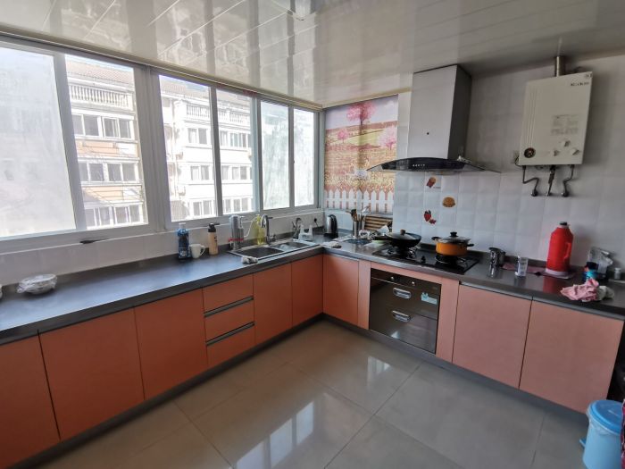 五一新村 3室2厅1卫 142m&sup2;