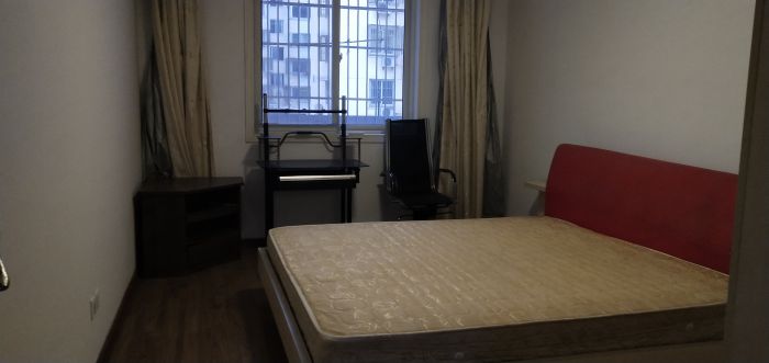 世纪新城 3室2厅1卫 82.00m&sup2;