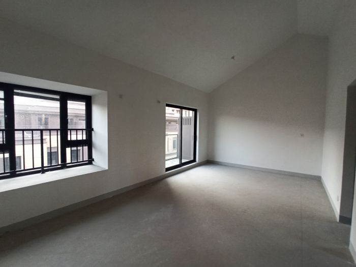 云樾河山 5室3厅3卫 180m&sup2;