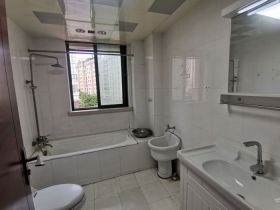 凤凰莱茵苑 3室2厅2卫 149.5m&sup2;