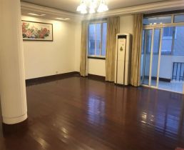 翡翠花园 3室2厅2卫 150m&sup2;