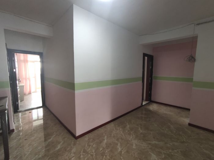 新港花苑 5室1厅2卫 135m&sup2;