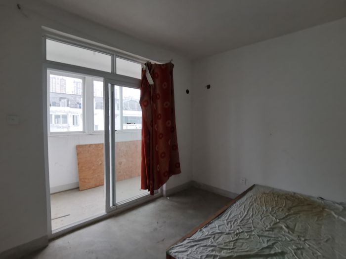 世纪东城 3室2厅2卫 138m&sup2;
