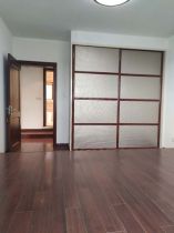 万通城 3室2厅2卫 135m&sup2;