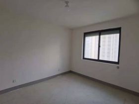 兴石花园 3室2厅1卫 130m&sup2;
