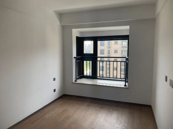 春风南岸东园 4室2厅2卫 136m&sup2;