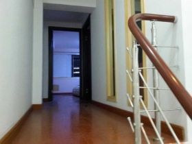 鸿运大厦 2室1厅1卫 90m&sup2;