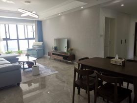 绿地新都会 3室2厅1卫 138m²