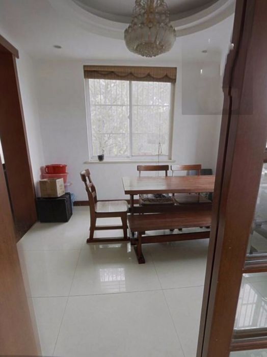 启秀花园 3室2厅2卫 158.40m&sup2;