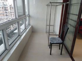 东晖花园 4室2厅2卫 130m&sup2;