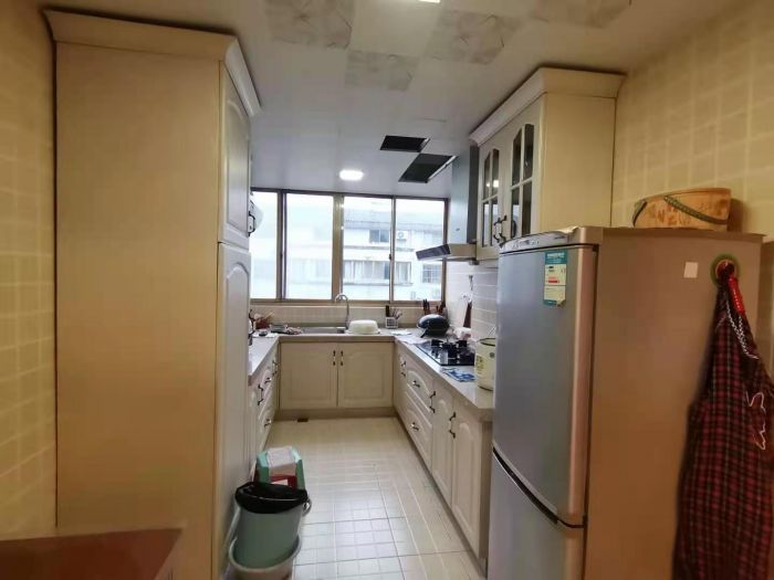 天都花苑 4室2厅2卫 221.67m&sup2;