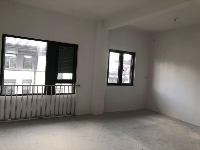 万濠瑜园 3室2厅3卫 330m&sup2;