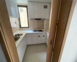 绿地新里城 3室2厅1卫 95m&sup2;