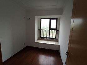 富力半岛花园 4室2厅2卫 142m&sup2;