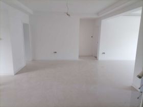 濠西园 6室3厅3卫 150m&sup2;