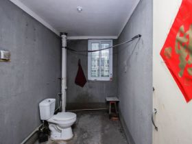 公园南苑 3室1厅1卫 126.8m&sup2;