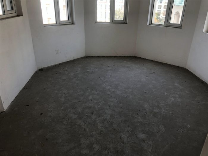 军山花园 4室2厅2卫 200.00m&sup2;