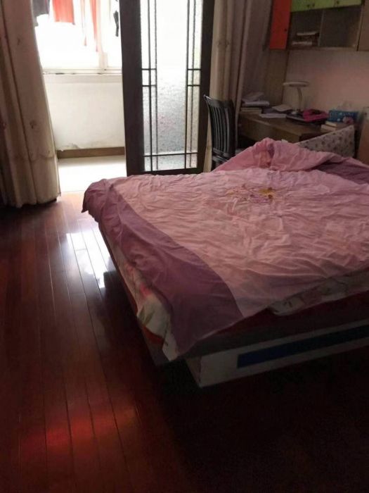 瑞丰花园 3室2厅1卫 118m&sup2;