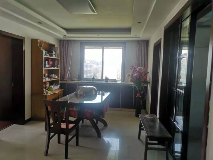 紫东花苑 4室2厅2卫 149m&sup2;