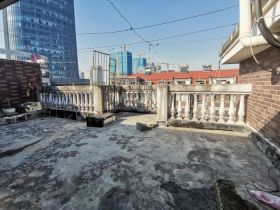 前景花苑 4室2厅2卫 141m&sup2;