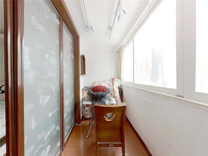 越江新村 3室1厅1卫 101m&sup2;