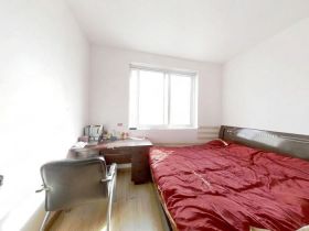 龙潭福里 4室2厅2卫 140m&sup2;