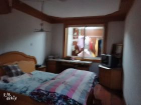 新龙花苑 6室3厅3卫 223.24m&sup2;