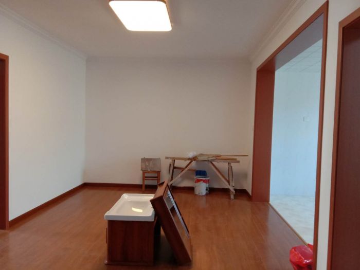 新华佳园 4室2厅1卫 142.91m&sup2;
