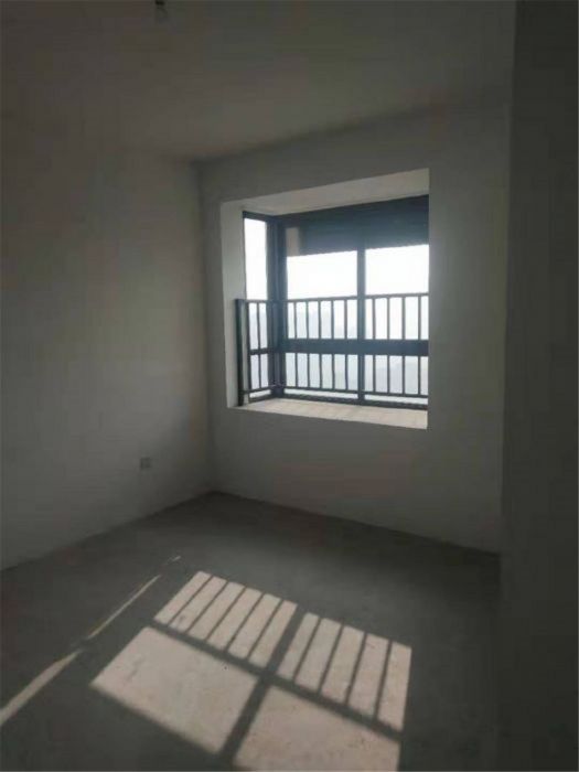 皇家花园北区 3室2厅1卫 119m&sup2;