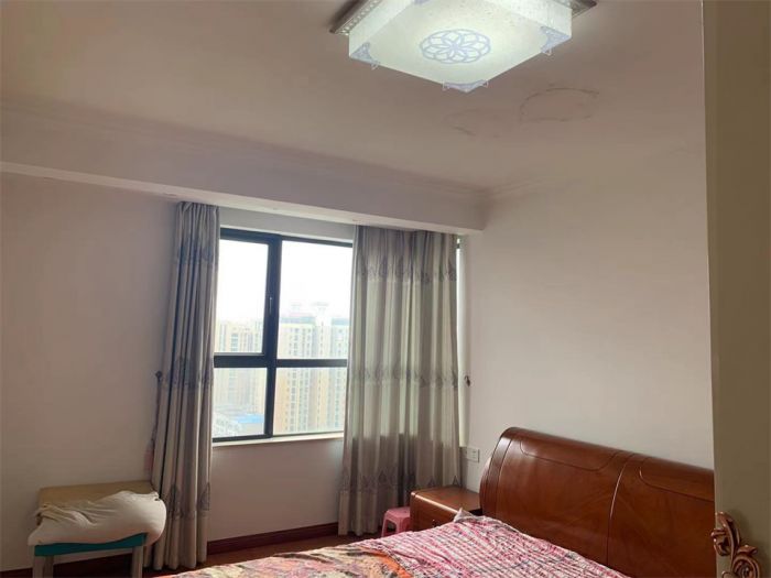 万通城 2室1厅1卫 96m&sup2;